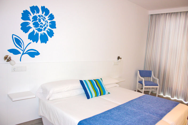 Hostal Xuroy Cala Alcaufar Exterior foto